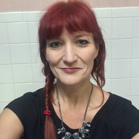 Meet your Posher, Jan - Picture 2 of 2